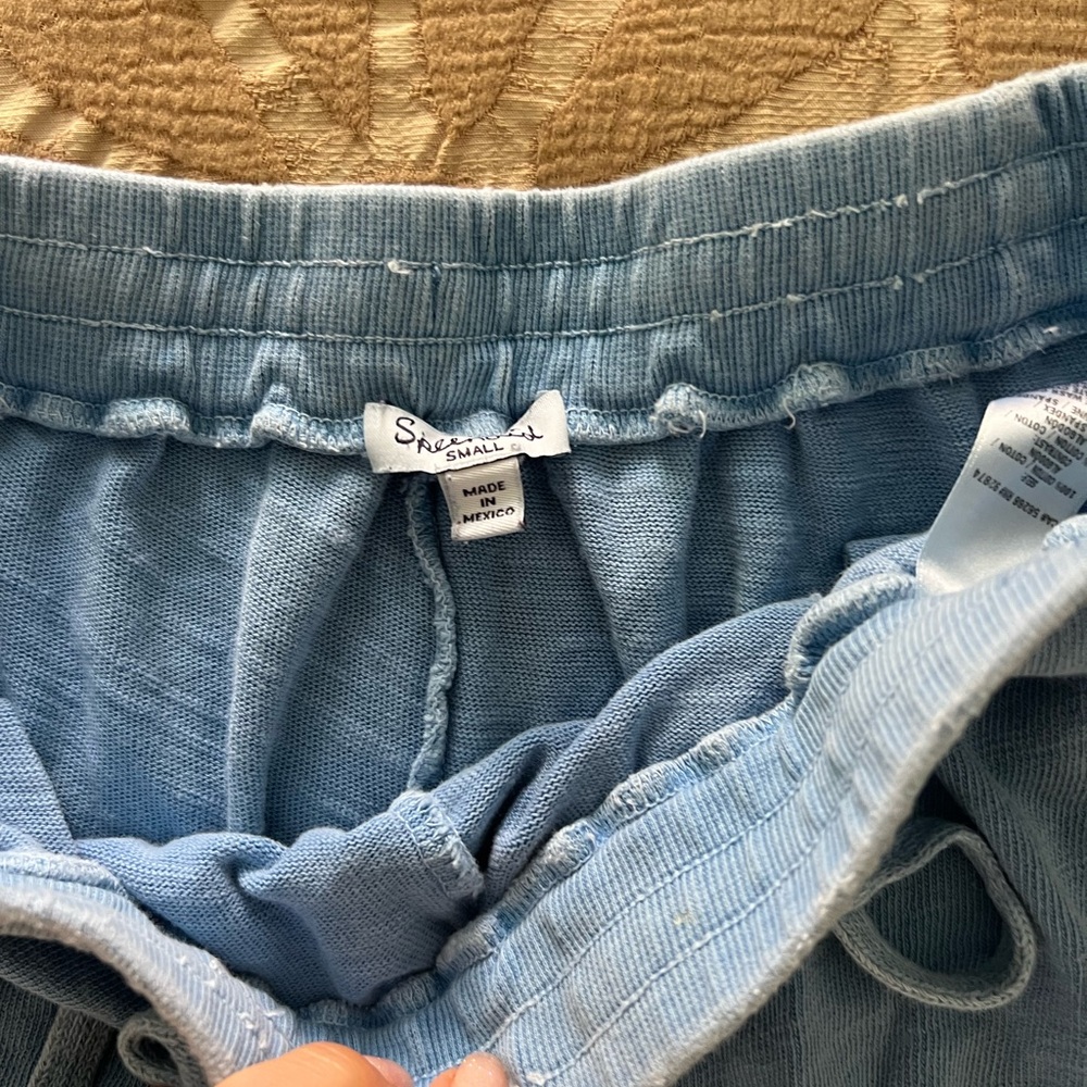 Splendid High Rise Stretch Shorts - Picture 4 of 4
